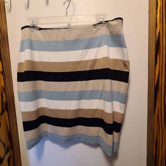 Ann Taylor skirt - Picture 2 of 3